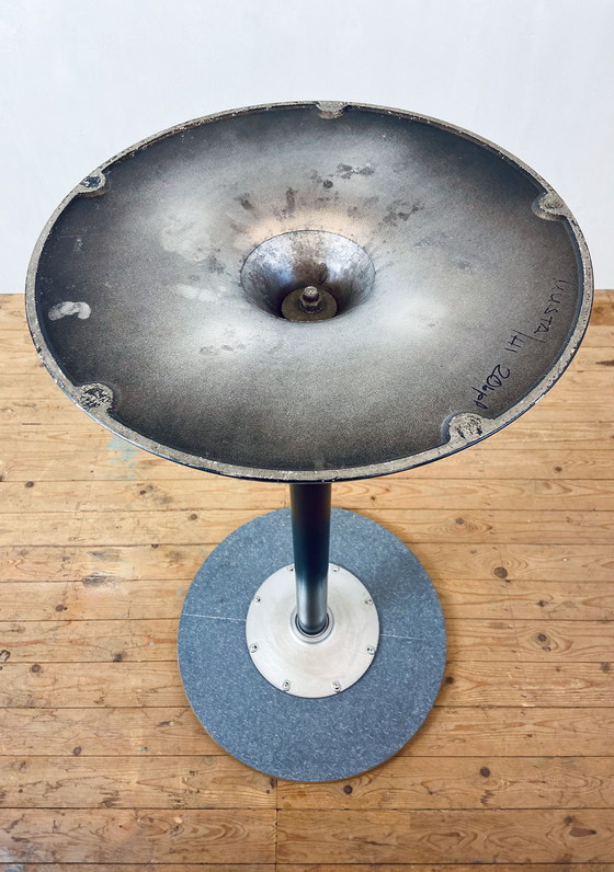 Image 1 of Auto Katwijk Stehtisch