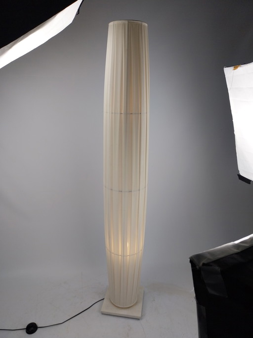 Bohemian Stehlampe aus plissiertem Stoff, Cocoon Stehlampe Japandi