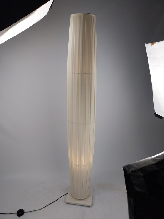 Image 1 of Bohemian Stehlampe aus plissiertem Stoff, Cocoon Stehlampe Japandi