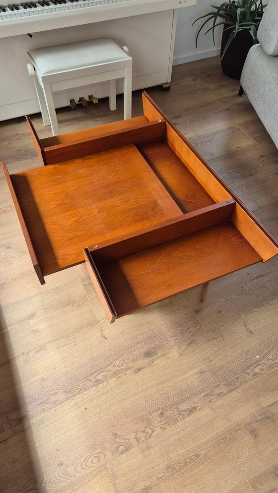 Image 1 of Design Couchtisch aus Kirschholz