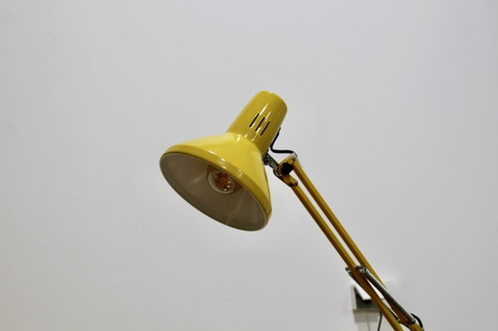 Image 1 of Vintage gelbe Schreibtischlampe, Architektenlampe - LEDU, 1970er Jahre
