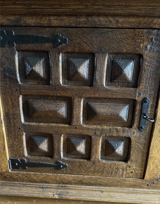 Image 1 of Brutalistischer Eichenschrank (Sideboard)