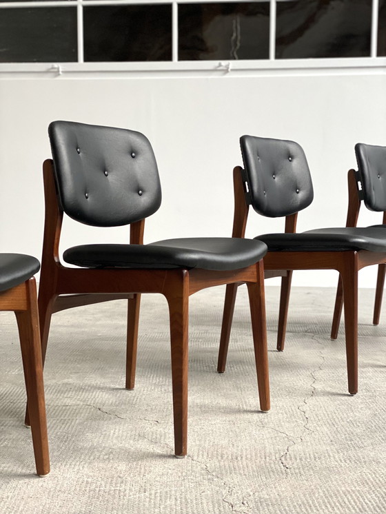 Image 1 of 4x Midcentury Esszimmer Stühle Nussbaum Skai Leder Schwarz