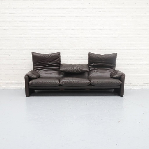 Cassina Maralunga Dreisitziges Sofa