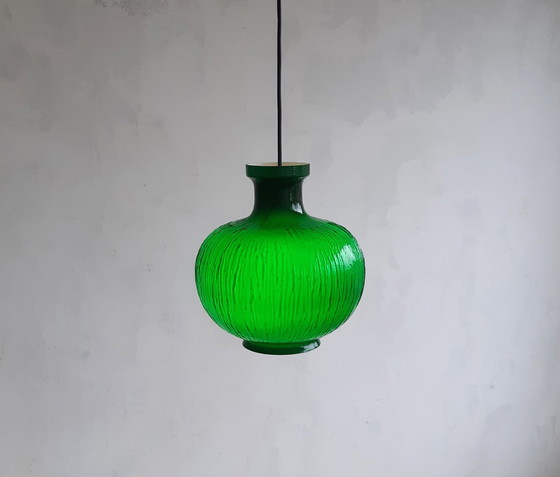 Image 1 of Seltene grasgrüne gerippte Glas Vintage Pendelleuchte