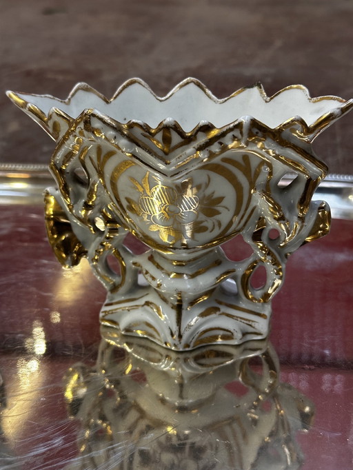 Paar Brautvasen aus Pariser Porzellan - Blumendekor Gold