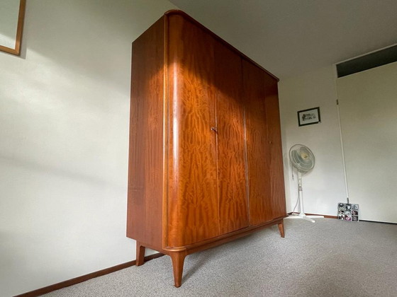 Image 1 of Vintage Kleiderschrank aus Holz