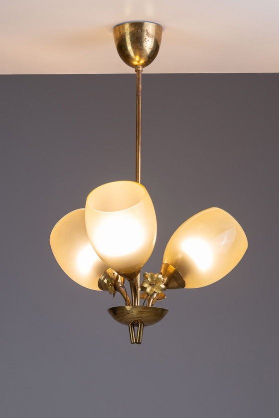 Image 1 of Kronleuchter aus den 1940er Jahren mit Blumen aus Messing und Glas