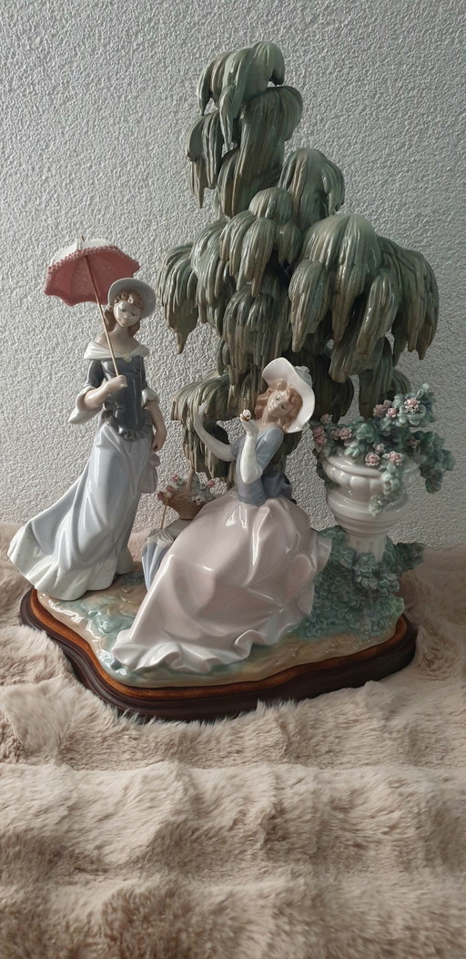 Lladro Damen unter der Weide