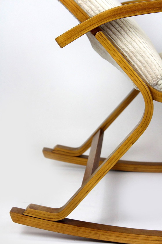 Image 1 of Restaurierter Mid-Century-Schaukelstuhl aus Sperrholz von L. Volak für Drevopodnik Holesov, 1960er Jahre