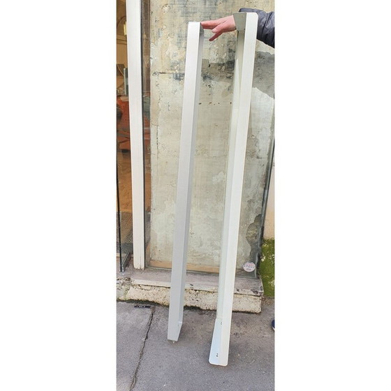 Image 1 of Ein Paar Vintage-Regale aus weiß lackiertem Metall und Edelstahl, ausgewählt von Charlotte Perriand, 1965