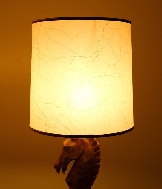 Image 1 of Große Pferdeköpfe aus Alabaster geschnitzt Tischlampen