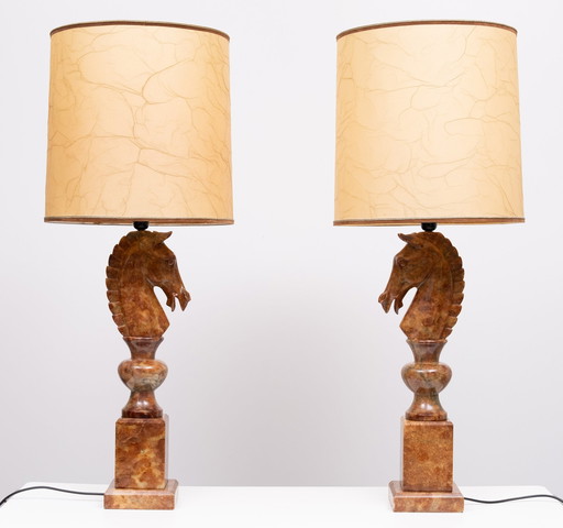 Große Pferdeköpfe aus Alabaster geschnitzt Tischlampen