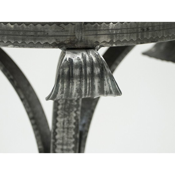 Image 1 of Sockeltisch aus gehämmertem Stahl mit Holztablett im Art déco-Stil von 1940