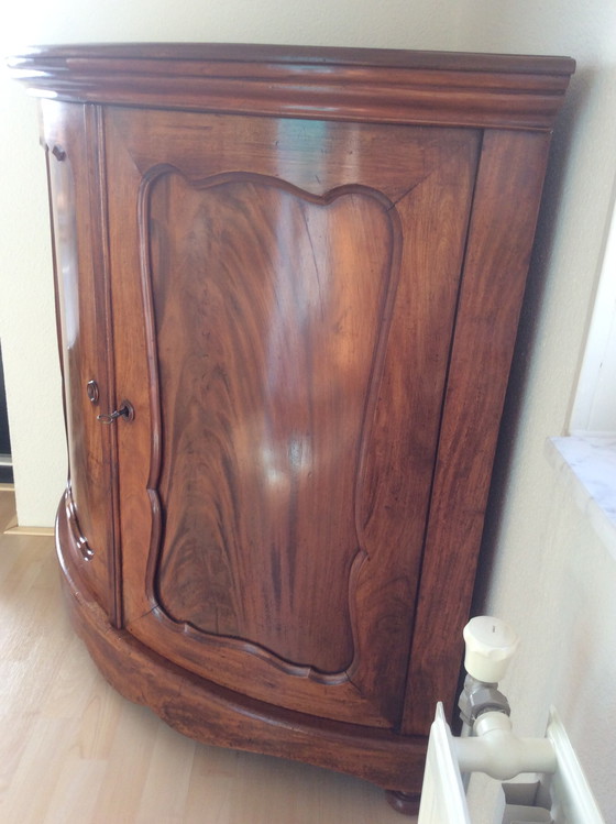Image 1 of Halbrunder Biedermeier-Eckschrank