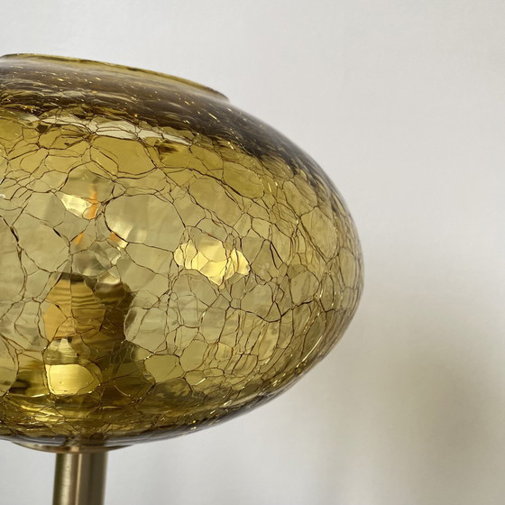 Image 1 of Große Lampe aus altem Glas mit goldenem Craquelé und Messingfuß
