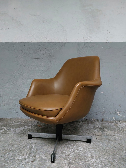 Vintage Drehsessel aus der mid-century