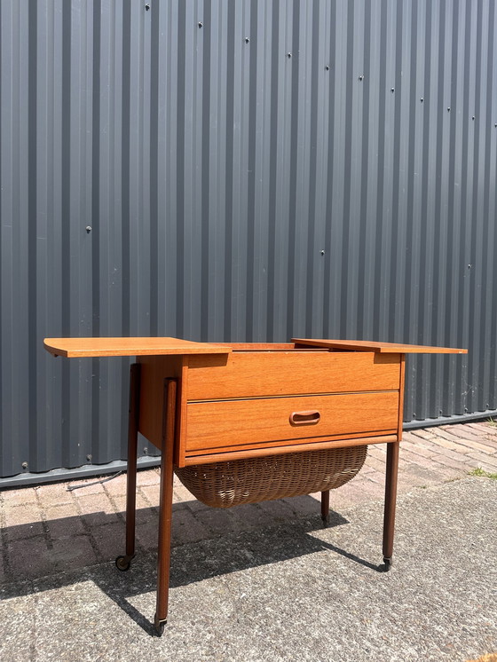 Image 1 of Nähkästchen Korbschrank im dänischen Design