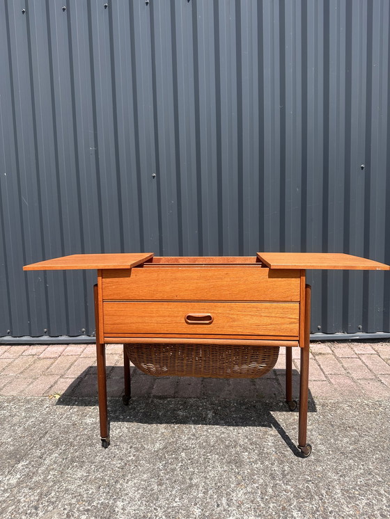 Image 1 of Nähkästchen Korbschrank im dänischen Design