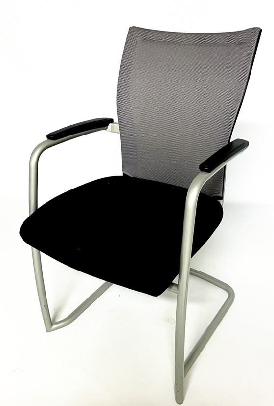 Image 1 of Haworth Bürostuhl schwarz mit grauen und verchromten Beinen