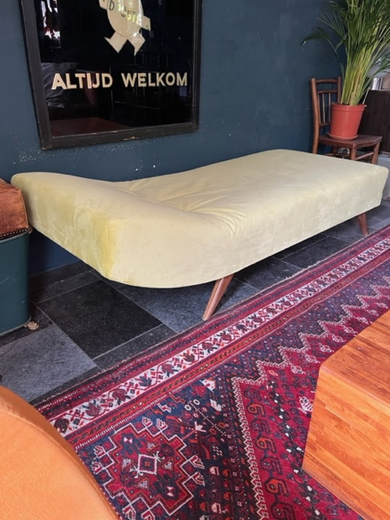 Image 1 of Skandinavisch Tagesbett neu gepolstert