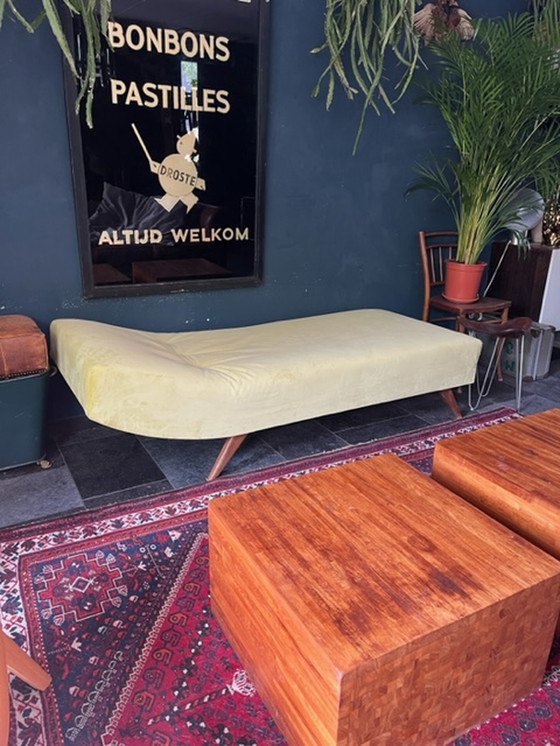 Image 1 of Skandinavisch Tagesbett neu gepolstert