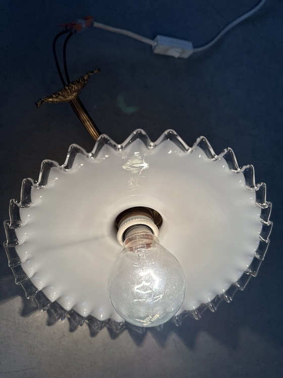 Image 1 of Antike Wandleuchte - Opal-Lampe mit Messinghalterung