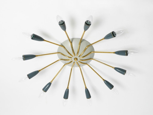 Sehr schöne große 12-armige Mid-Century Modern Messing Sputnik-Deckenlampe