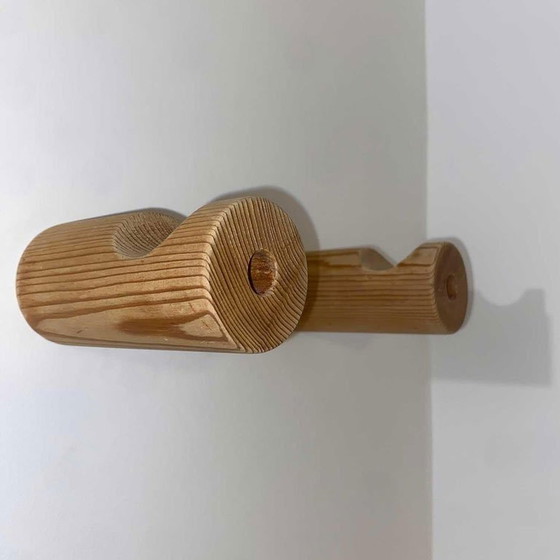 Image 1 of Charlotte Perriands Kleiderständer für den Skiort Des Arcs im Jahr 1968