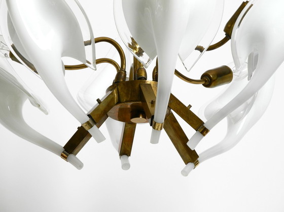Image 1 of Schöne große 1950S Messing Kronleuchter mit weißen und transparenten Murano-Gläser von Franco Luce | Made in Italy