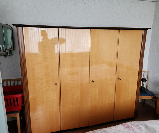 Vintage-Schlafzimmer Kleiderschrank + 2 Nachttische und Rückwand des Bettes nur