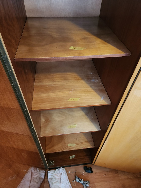 Image 1 of Vintage-Schlafzimmer Kleiderschrank + 2 Nachttische und Rückwand des Bettes nur