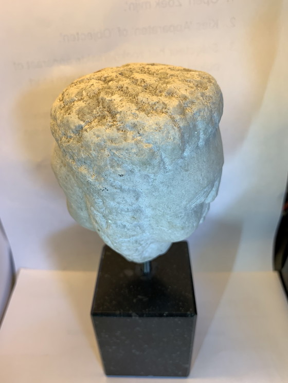 Image 1 of Marmorkopf auf Sockel