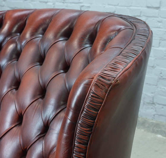 Image 1 of Chesterfield Style Tufted Oxblood Red Leather Lounge Wingchair, England, 1950er Jahre. Ref.: CH218