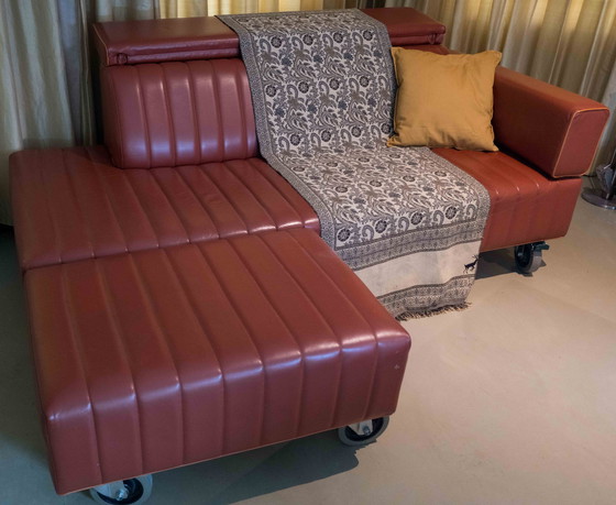 Image 1 of Großzügiges 2,5-sitziges Designersofa