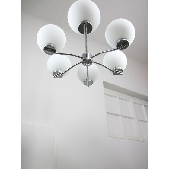 Image 1 of Vintage-Kronleuchter aus Chromstahl und Opalglas, Italien 1970
