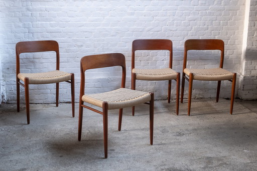 4X Niels Møller Modell 75 Esszimmerstuhl aus Teakholz, 1960er Jahre Dänemark