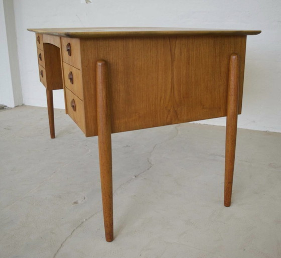 Image 1 of Alter dänischer Teakholz-Schreibtisch von Kai Kristiansen, 1964