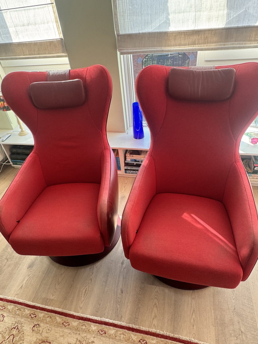 2X Prominente Relax-Sessel mit Fußhocker