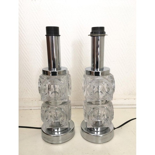 Vintage-Lampe in gestapeltem Glaswürfel