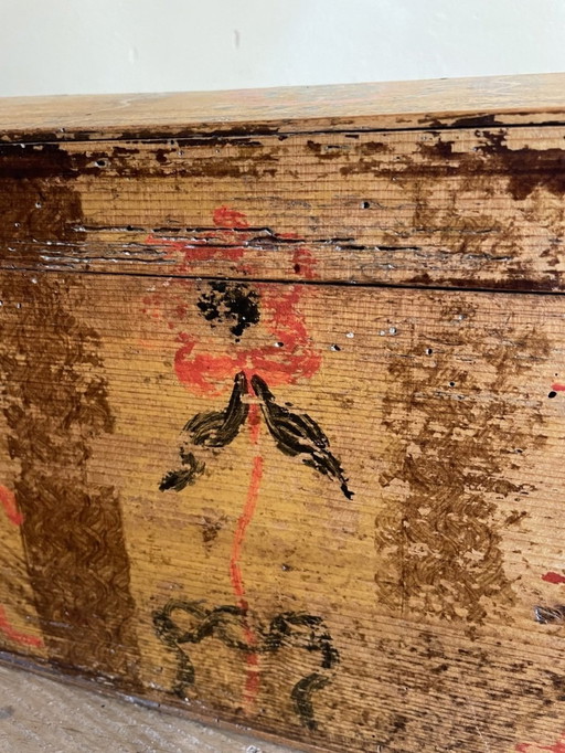 Antike handbemalte Brautkommode Französisch