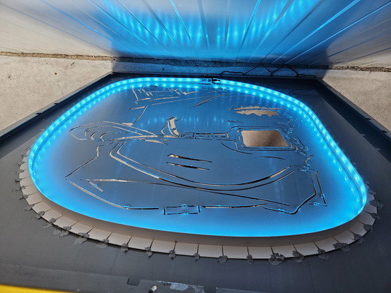 Image 1 of Gorillaz-Kunstwerk groß, beleuchtet