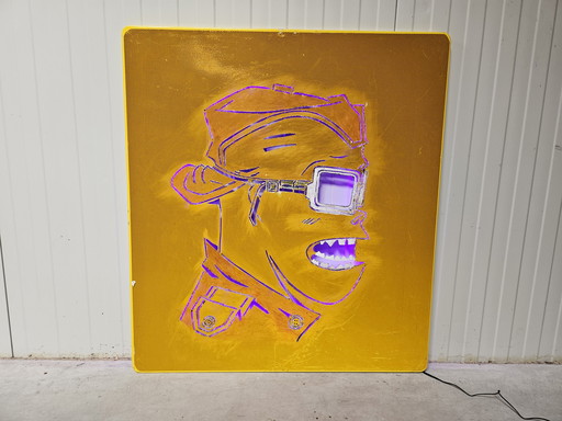 Gorillaz-Kunstwerk groß, beleuchtet