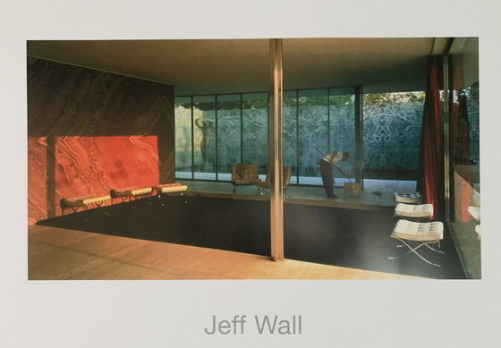 Image 1 of Jeff Wall: "Morgenputz".