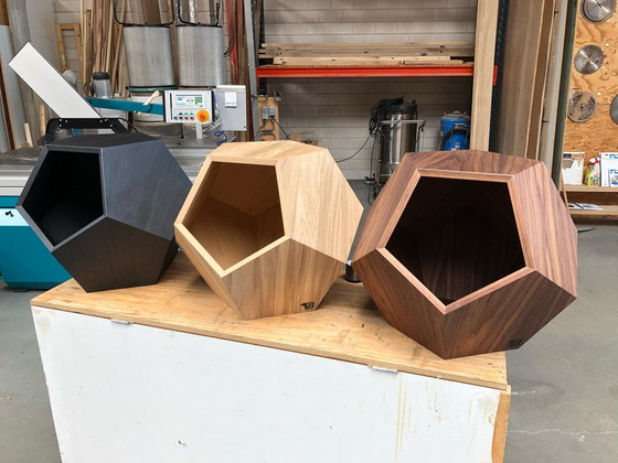 Image 1 of Dodekaeder Beistelltisch