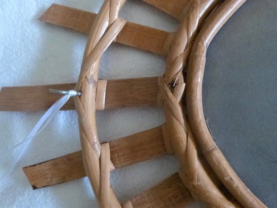 Image 1 of VIntage ovaler Wandspiegel Bambus Rattan Weide