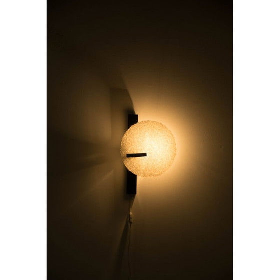 Image 1 of Geometrische Wandlampe aus schwarzem Metall und Harz von Pokrok Zilina, 1960