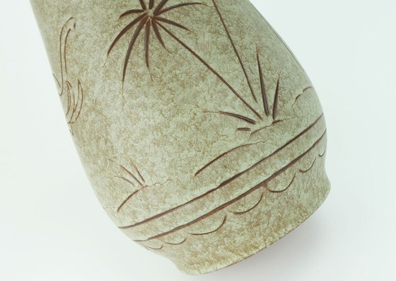 Image 1 of frühe 1960er Jahre u-keramik Mid Century Keramik VASE Modell Nr. 137/30 Elefanten und Palmen Dekor