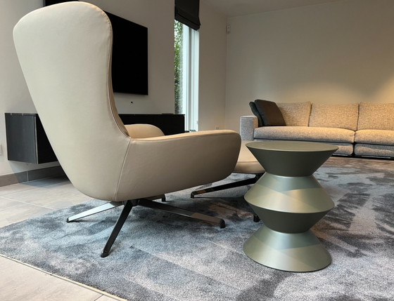 Image 1 of Minotti Jensen Sessel + Ottomane Premium Sand Modell 2023 anzeigen