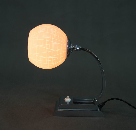 Image 1 of Rosa Tisch- oder Nachttischlampe, 1930er Jahre